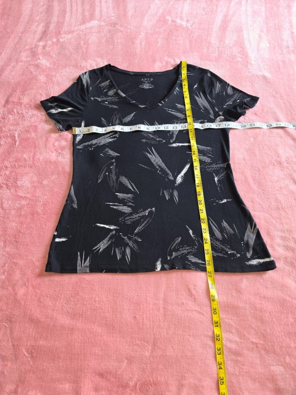 APT.9 Womens Black V-Neck Short Sleeve Printed Blouse - Size M - PRE OWNED - Picture 4 of 6